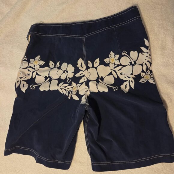 Like new Hurley mens boardshorts, Med (34), navy with yellow and white floral - Picture 2 of 2